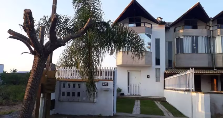 Casa com 3 quartos à venda na Amor Perfeito, 68, Alto Arroio, Imbituba