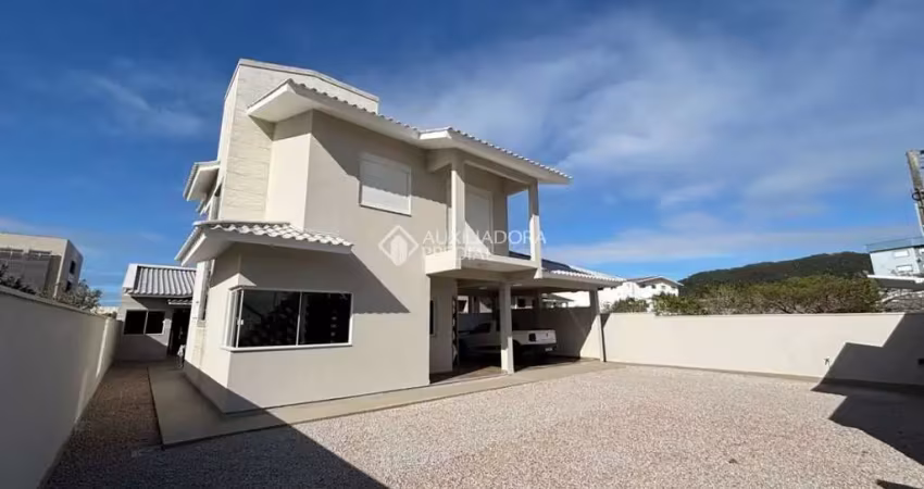 Casa com 4 quartos à venda na Nereu Ramos, 2356, Centro, Imbituba