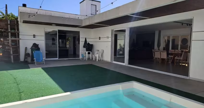 Casa com 3 quartos à venda na Nereu Ramos, 63, Centro, Imbituba