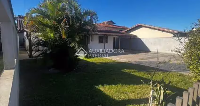 Casa com 2 quartos à venda na Vereador Laudelino Antônio Teixeira, 1057, Campo Duna, Garopaba