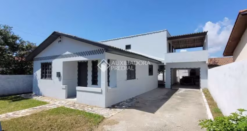 Casa com 3 quartos à venda na Evaristo Lima, 145, Campo D'aviação, Imbituba