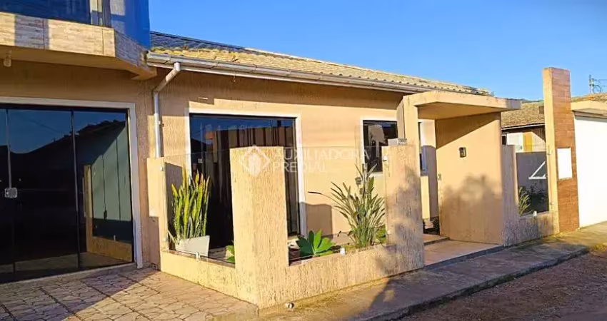 Casa com 3 quartos à venda na Valentin Silva, 123, Povoado de Nova Brasília, Imbituba