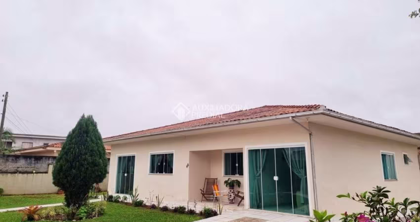 Casa com 4 quartos à venda na Perola, 62, Araçatuba, Imbituba
