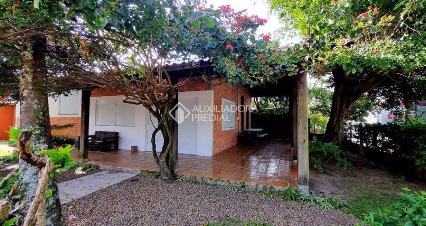 Casa com 3 quartos à venda na Rua Prefeito João Orestes De Araújo, 10, Centro, Garopaba