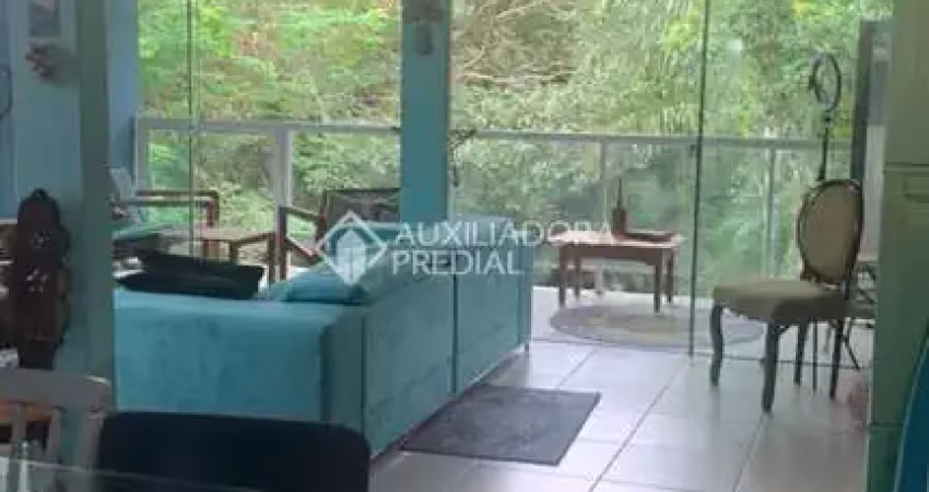 Casa em condomínio fechado com 1 quarto à venda na Rodovia Haroldo Soares Glavan, 3964, Cacupé, Florianópolis