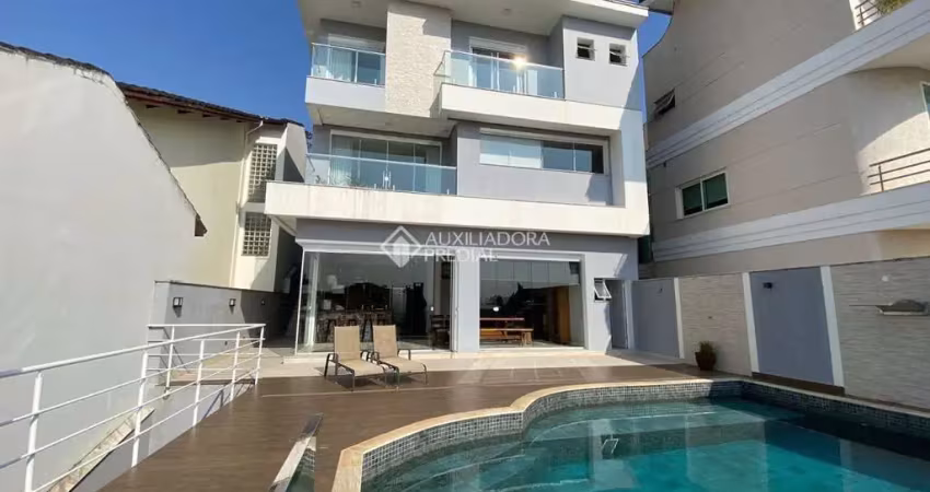 Casa em condomínio fechado com 4 quartos à venda na Avenida Omar Daibert, 1, Parque Terra Nova II, São Bernardo do Campo