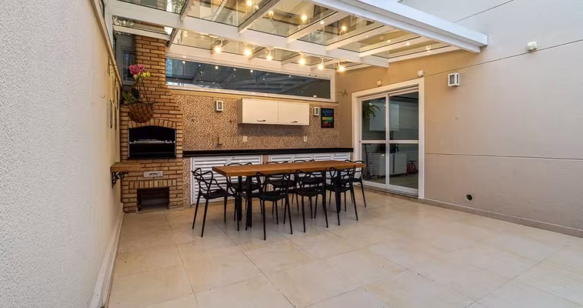 Casa em condomínio para venda com 4 quartos, sendo 2 suítes, 307m²