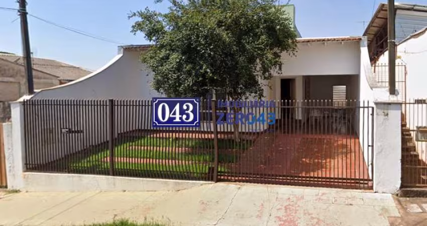 Casa entre a Leste Oeste e a Quintino Bocaiúva, fins comerciais ou residenciais.casa