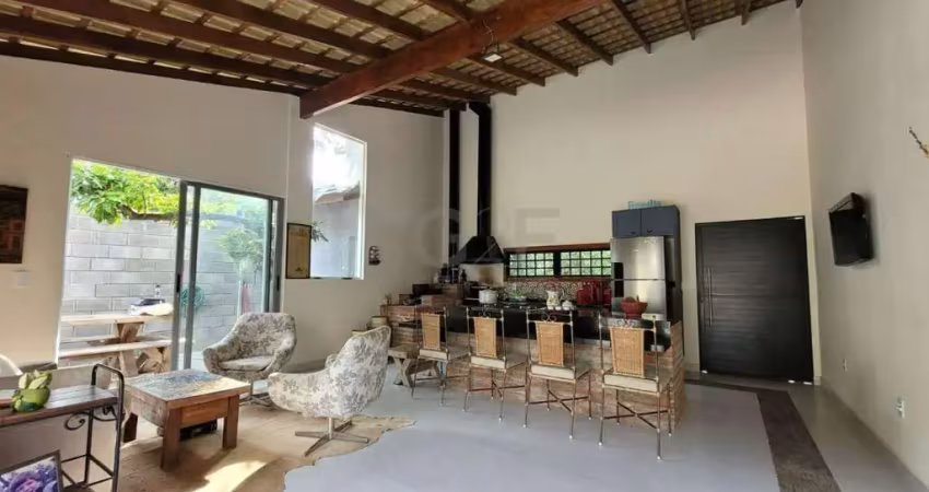 Chácara / sítio com 2 quartos à venda na Orlando Pinto, 419, Recanto dos Dourados, Campinas