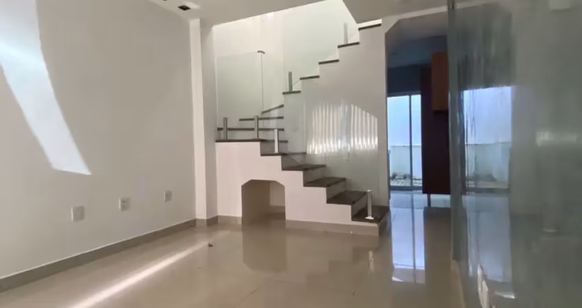 Vendo casa em condomínio fechado com 3 quartos com 77 metros quadrados