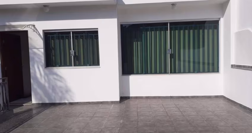 Casa com 3 quartos para alugar no Campestre, Santo André 