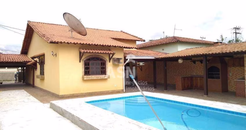 Casa Linear com piscina, 4 dormitórios à venda, 191 m² por R$ 997.000 - Ouro Verde - Rio das Ostras/RJ
