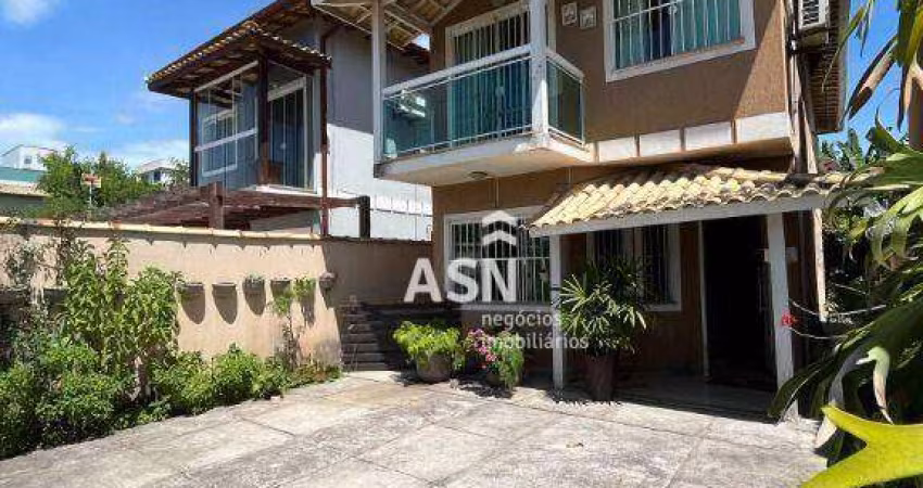 Casa Dúplex com 3 dormitórios à venda, 155 m² por R$ 850.000 - Village Rio das Ostras - Rio das Ostras/RJ