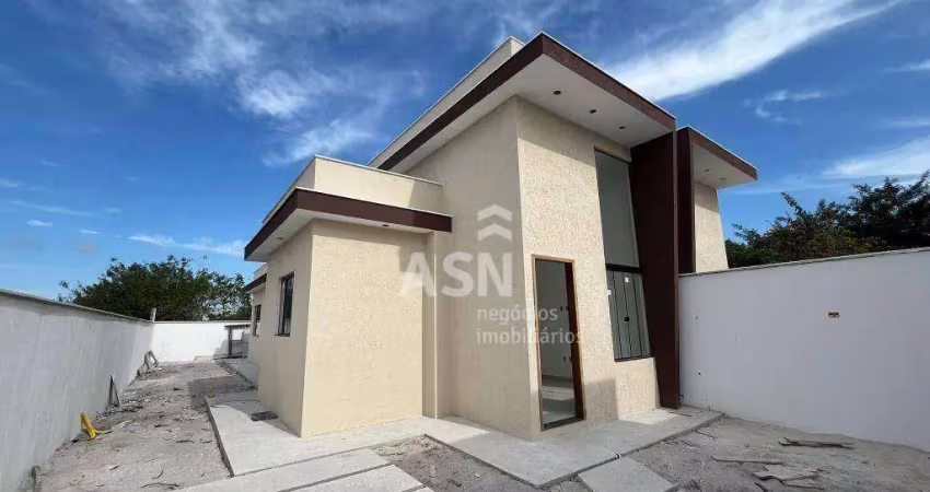 Casa Linear próximo à praia, com 3 dormitórios à venda, 70 m² por R$ 400.000 - Enseada das Gaivotas - Rio das Ostras/RJ