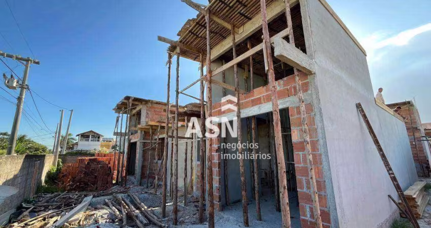 Casa Linear com 2 dormitórios à venda, 52 m² por R$ 300.000 - Enseada das Gaivotas - Rio das Ostras/RJ