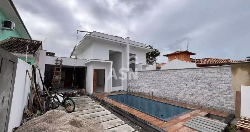 Luxuosa casa com piscina, muito conforto e sofisticação em localização privilegiada!!!