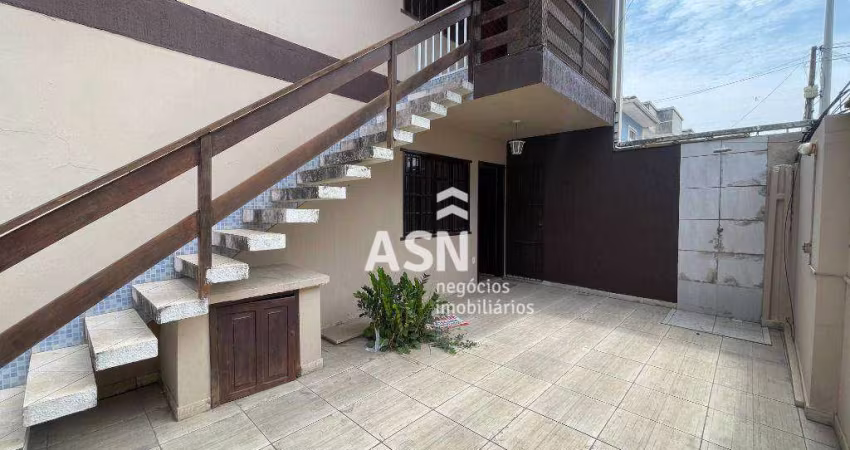 Casa tipo apartamento, com 2 dormitórios à venda, 63 m² por R$ 280.000 - Village Rio das Ostras - Rio das Ostras/RJ