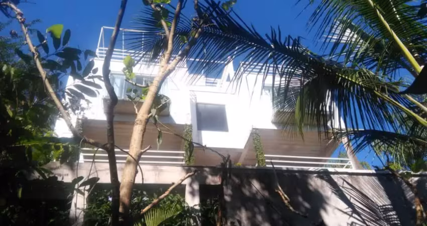 Lindo Sobrado para venda com 410 m² - 3 suítes, em Siriúba - Ilhabela - SP