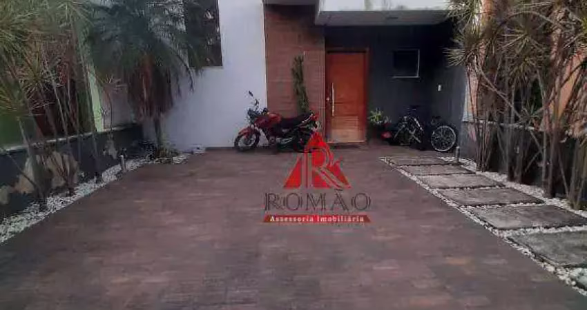Casa com 3 dormitórios R$ 800.000 - Horto Florestal