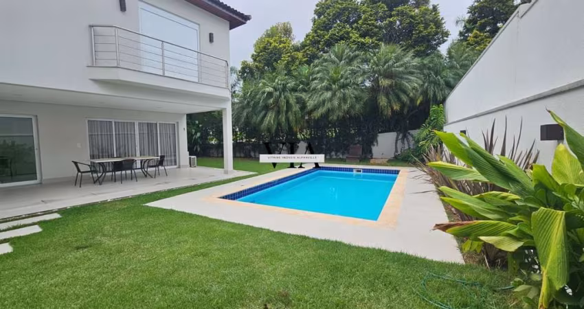 Casa Moderna de esquina no condomínio Residencial 11