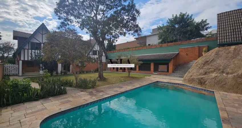 Casa pitoresca no condomínio residencial 8 em alphaville - amplo quintal piscina