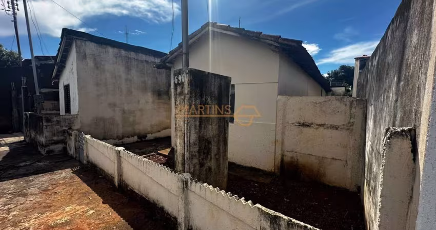 Casa à venda no bairro Centro - Araguari/MG