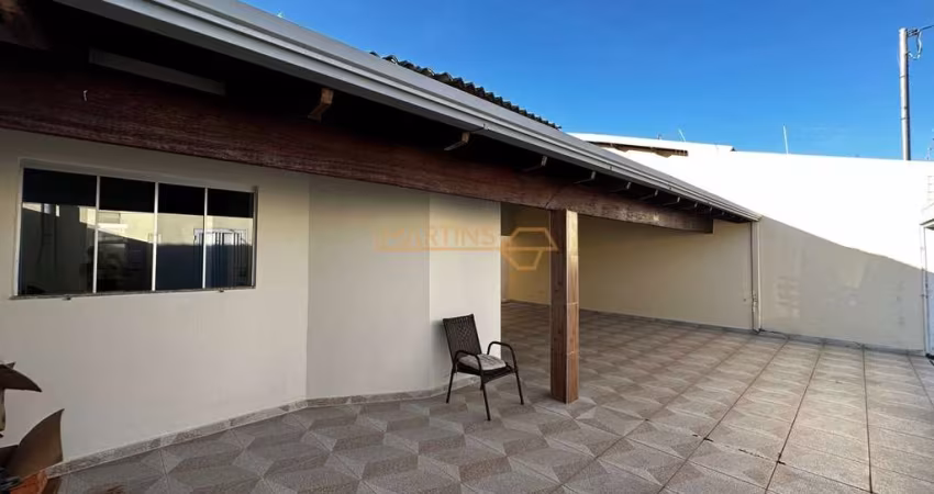 Casa à venda no bairro Santiago - Araguari/MG