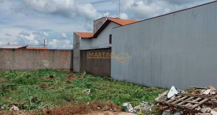 Terreno à venda no bairro Jardim Interlagos I - Araguari/MG