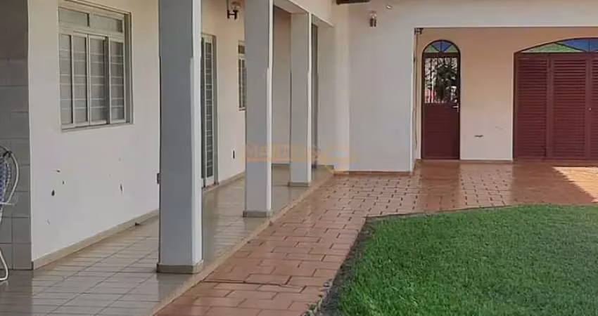 Casa com 3 quartos à venda no Industrial, Araguari 