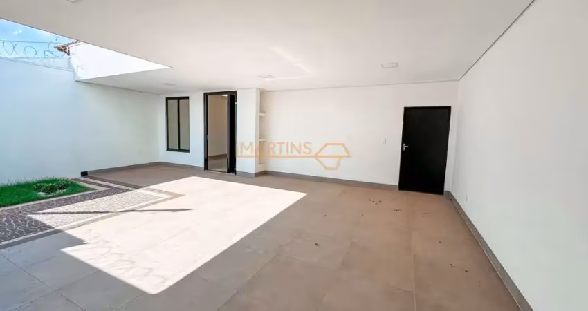 Casa com 3 quartos à venda na Cidade Nova, Araguari 