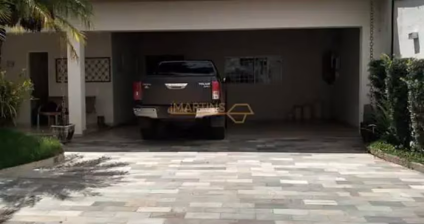 Casa Alto Padrão à venda em Araguari/MG