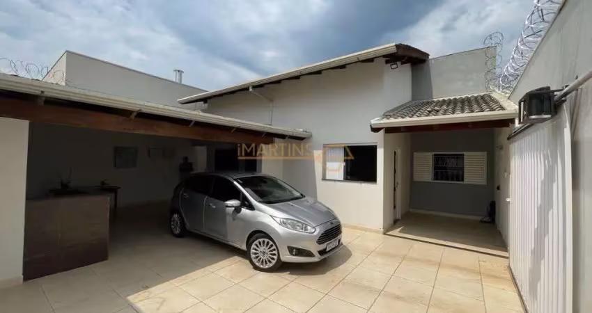 Casa Padrão à venda em Araguari/MG
