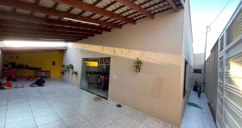 Casa com 3 quartos à venda no Paraíso, Araguari 