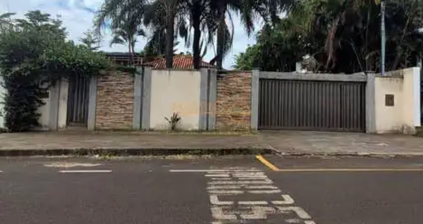 Casa com 4 quartos à venda na Praça Gaioso Neves, Paraíso, Araguari