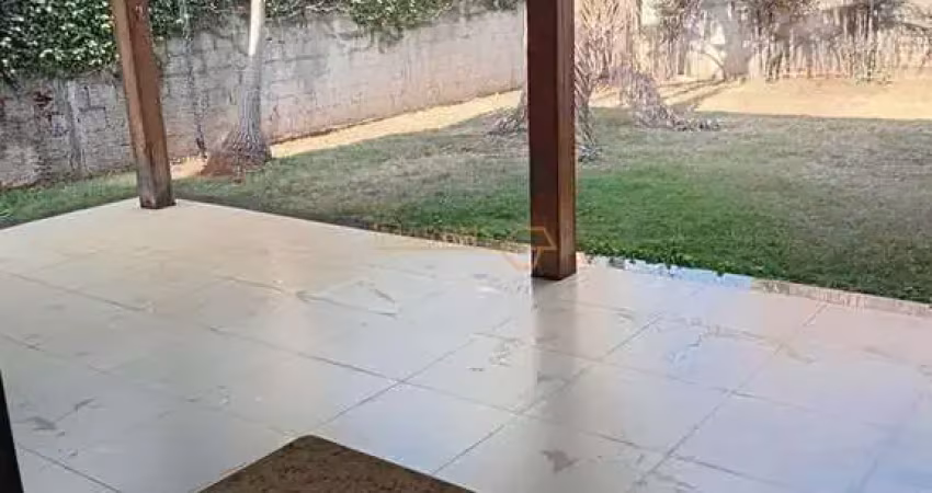 Casa com 3 quartos à venda na Rua Antônio Lemos da Silva, Bosque, Araguari