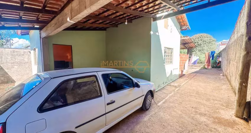 Casa com 1 quarto à venda no Santiago, Araguari 