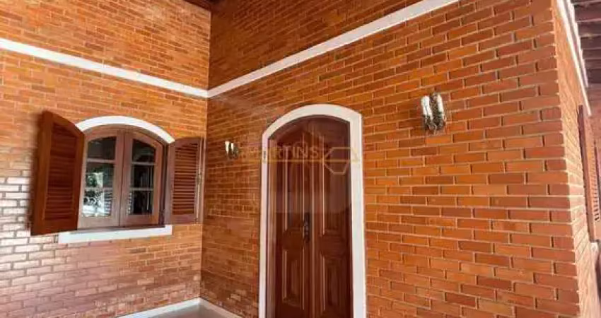 Casa com 4 quartos à venda na Rua Antônio Lemos da Silva, Centro, Araguari