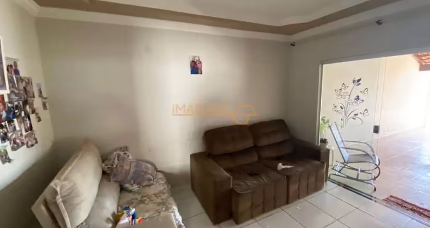 Casa com 3 quartos à venda na Rua Antônio Lemos da Silva, Miranda, Araguari