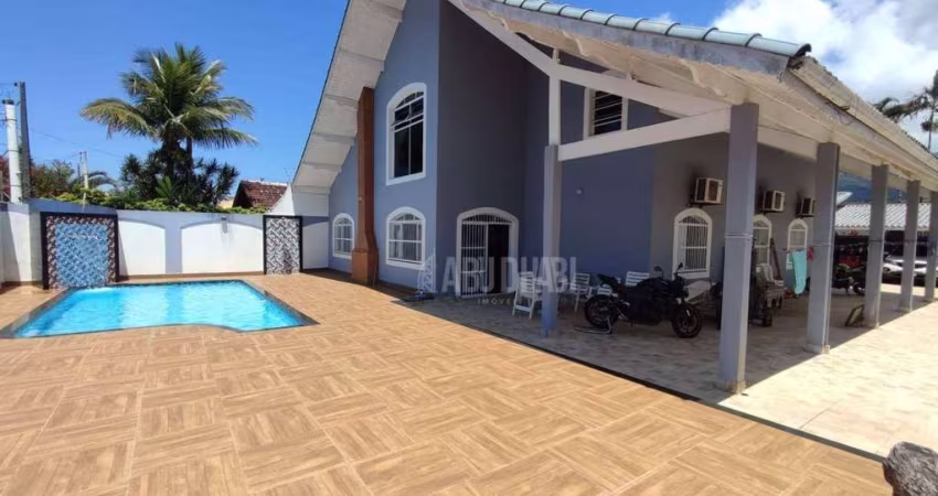 Casa isolada de 3 quartos em Balneario Flórida, Praia Grande, SP.