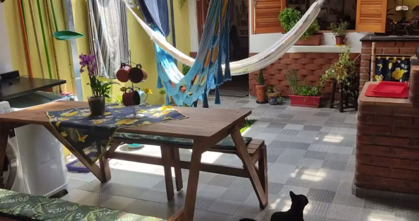 Casa no Condomínio Caminho do Mar
