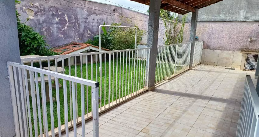 Vendo casa de rua com 4 dormitórios sendo 3 suítes no jardim rodeio