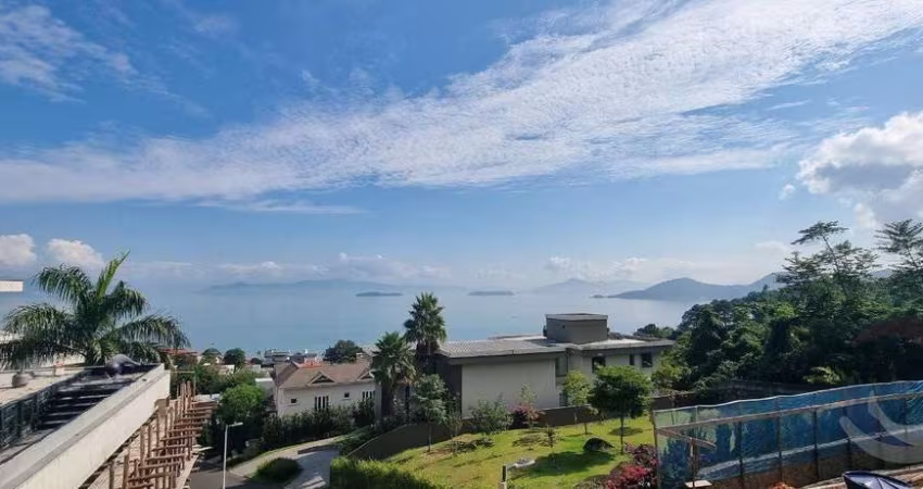 Casa à venda no bairro Cacupé - Florianópolis/SC