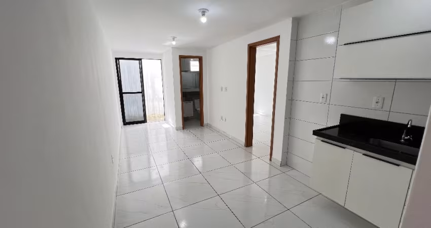 ALUGO LINDO TÉRREO COM 1/4 E ÁREA EXTERNA NO BESSA A   500 MT DA PRAIA JOÃO PESSOA PB