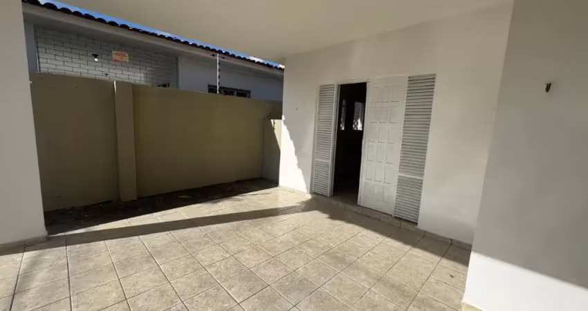 VENDO EXCELENTE CASA NO BAIRRO DOS ESTADOS JOÃO PESSOA PB