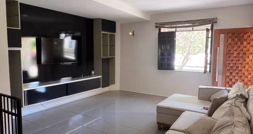 CASA DUPLEX EM CONDOMÍNIO