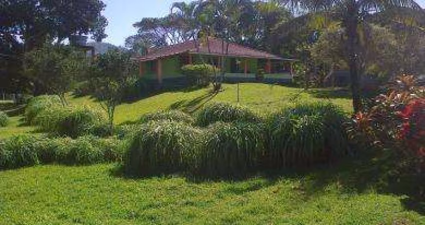 Sítio para Venda em Cachoeiras de Macacu, Japuíba, 6 dormitórios, 1 suíte, 2 banheiros, 5 vagas