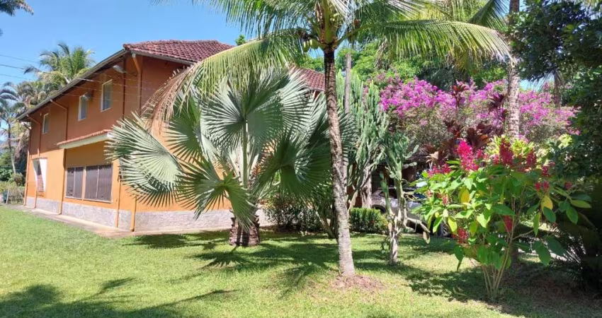 Sítio para Venda em Cachoeiras de Macacu, Papucaia, 7 dormitórios, 3 suítes, 2 banheiros, 3 vagas