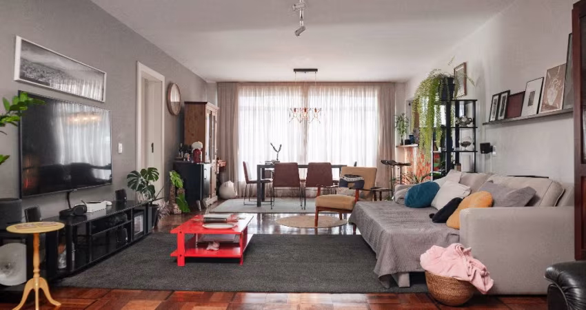 Apartamento Amplo Totalmente Reformado