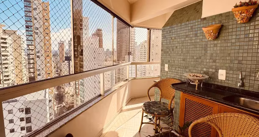 ALUGA-SE ANUAL APARTAMENTO MOBILIADO NO CENTRO DE BALNEÁRIO CAMBORIÚ/SC
