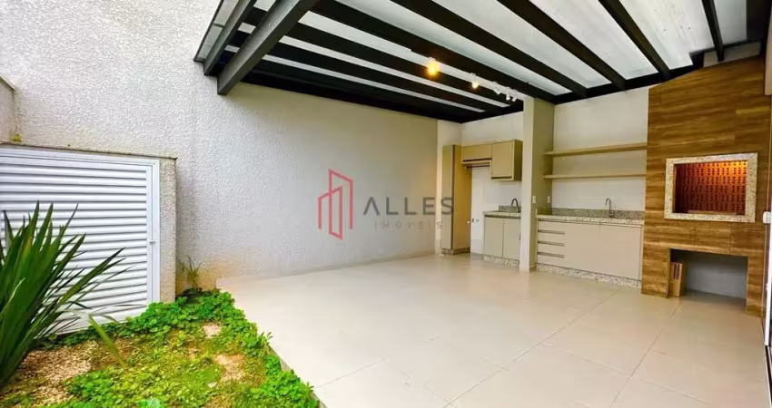 Aluga-se anual lindíssimo sobrado em balneário camboriú/sc
